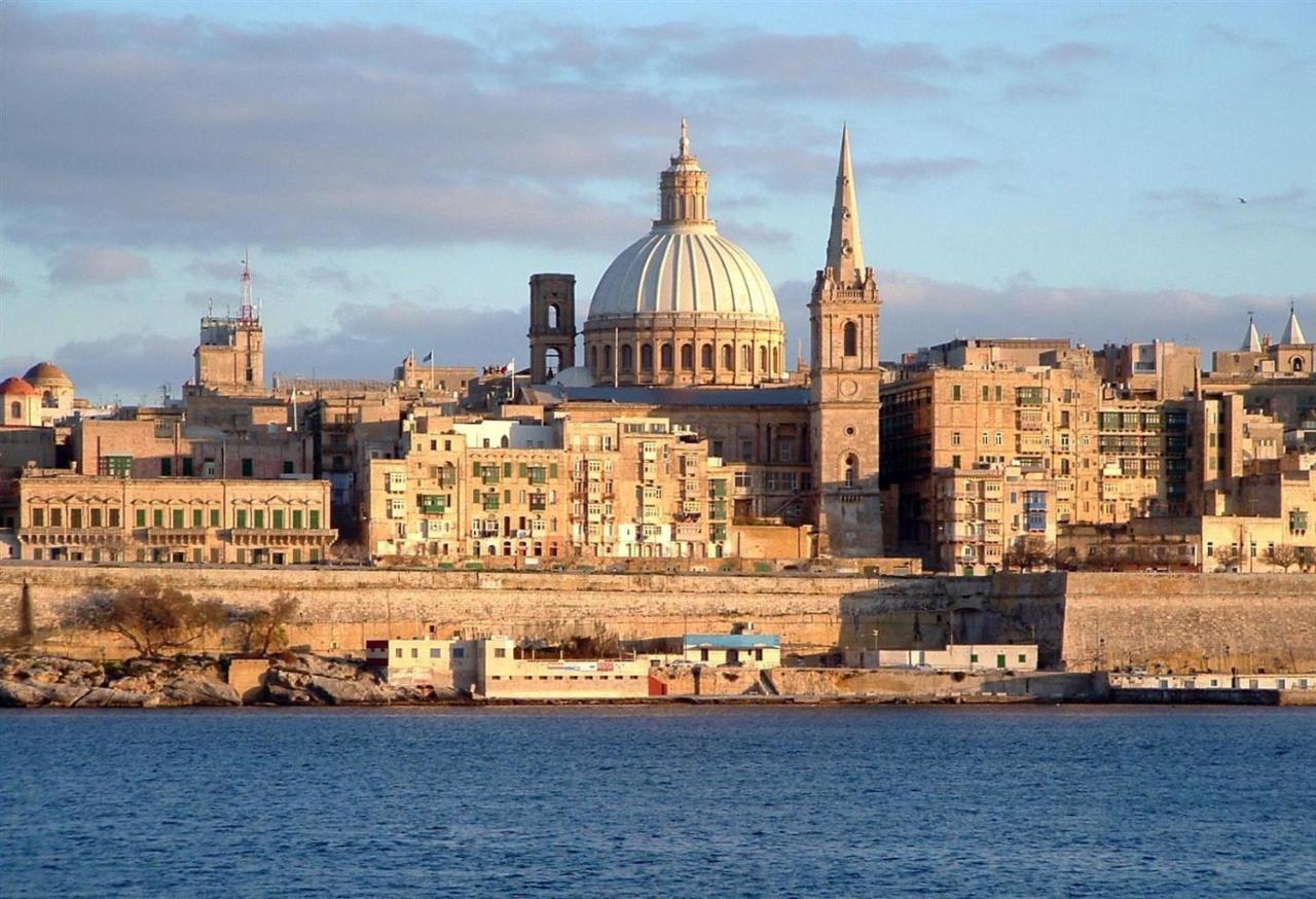 Stunning Sea Views In Tigne Point, With Pool *