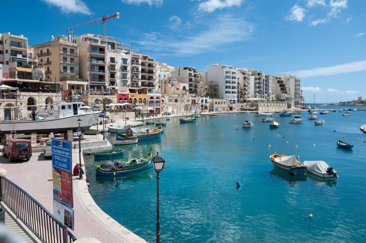 Stunning Sea Views In Tigne Point, With Pool Appartement