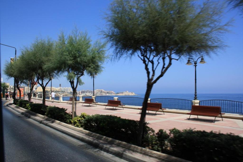 Stunning Sea Views In Tigne Point, With Pool Sliema